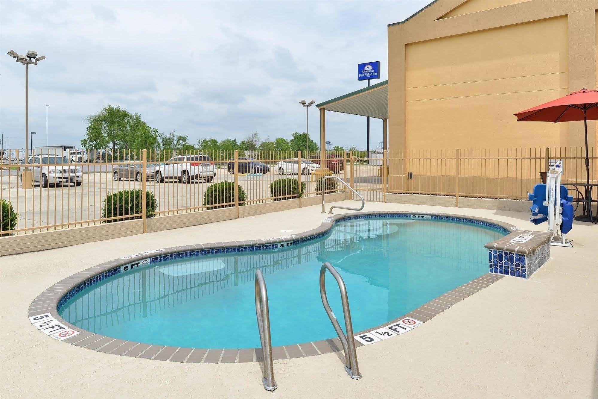 Executive Inn & Suites Breaux Bridge, La Buitenkant foto